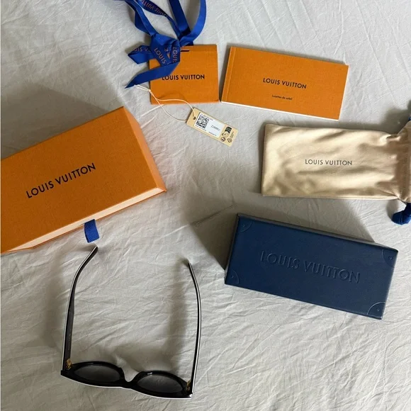 Louis Vuitton Black and White Sunglasses - Picture 9 of 10